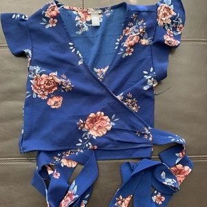 Cropped floral, wrap top